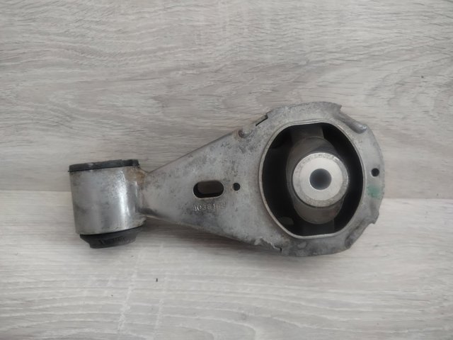 Подушка (опора) двигуна, права верхня 113560012R RENAULT