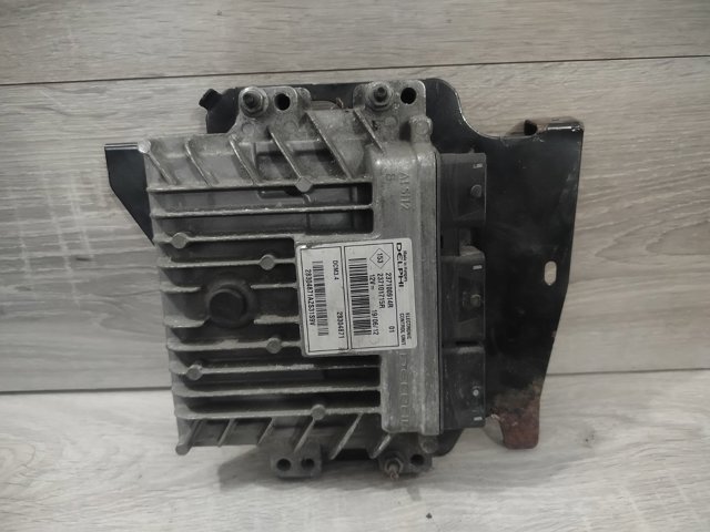 Мізки двигуна 237100914R RENAULT