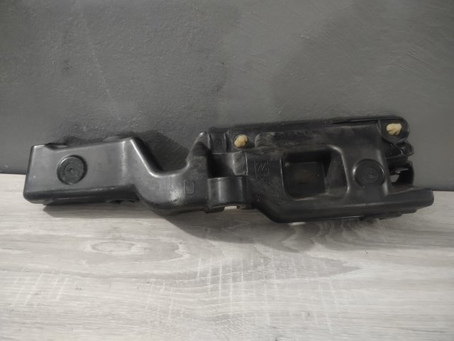 Кронштейн кріплення крила переднього правого верхній 631223715R RENAULT