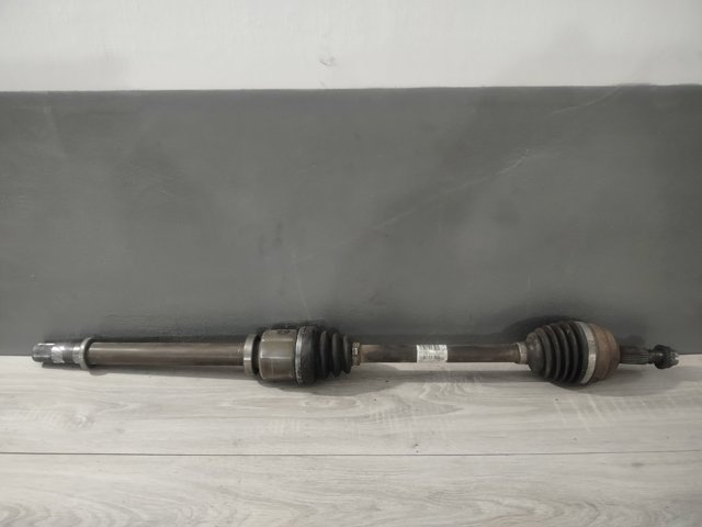 Привід передній правий 8200725511 RENAULT