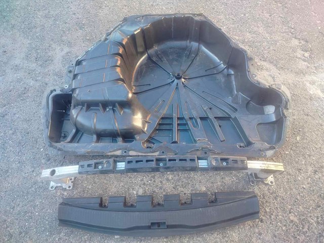Днище багажника 8200948423 RENAULT