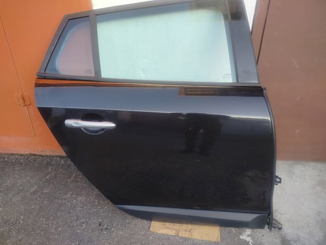 Двері задні в зборі 821007080R RENAULT