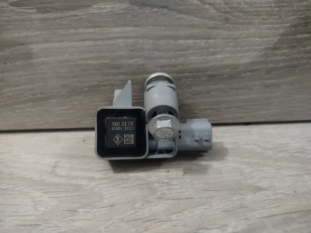 Датчик Ейрбег передній 988312833R RENAULT