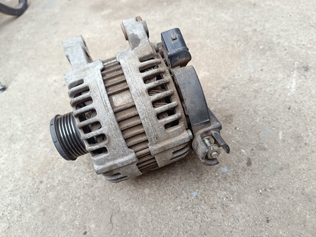 Генератор автомобільний LR002899 LAND ROVER