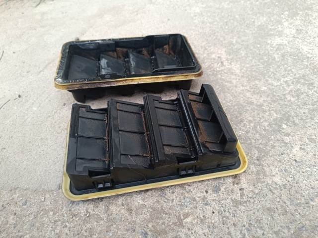 Решітка повітрозабірника салону LR002951 LAND ROVER