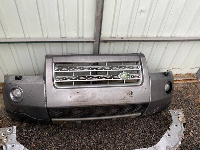 Бампер передній в зборі LR003848 LAND ROVER