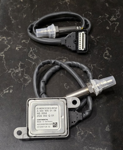 Датчик оксидів азоту NOX, задній A0009050108 MERCEDES