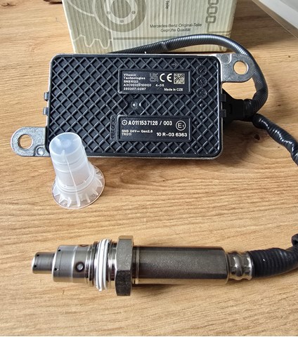 Датчик оксидів азоту NOX A0111537128 MERCEDES