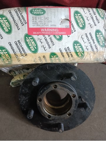 Маточина (передня) RUB500240 LAND ROVER