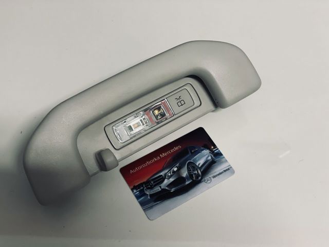 Поручні (тримачі) і гачок для одягу A0998150100 MERCEDES