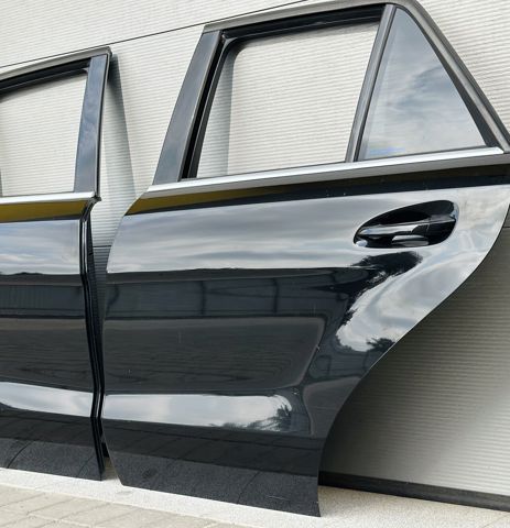 Двері пасажирськи задні ліві A1667300105 MERCEDES