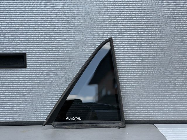 Вікно надставки дверей задніх A1667301655 MERCEDES