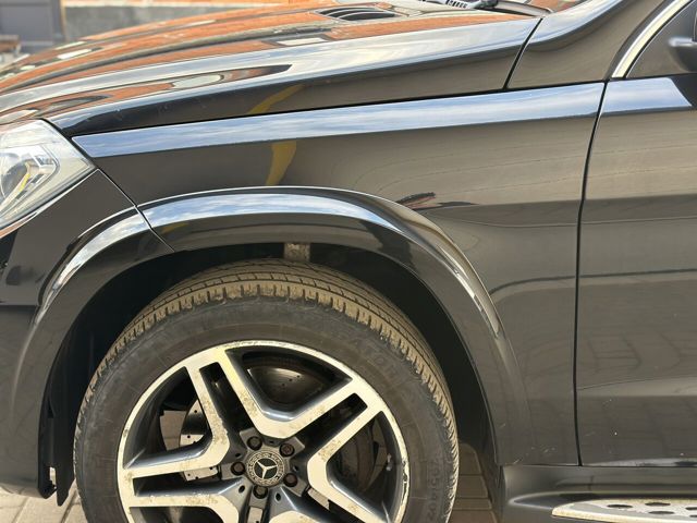Переднє ліве крило A1668802700 MERCEDES