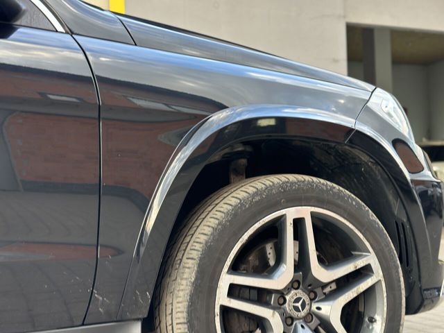 Переднє праве крило A1668802800 MERCEDES