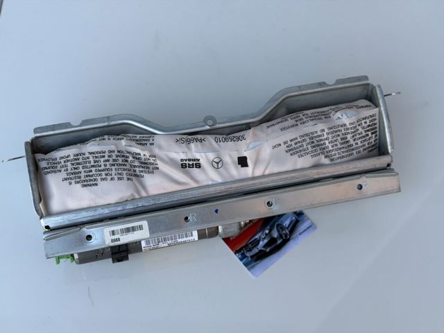 Подушка Айрбег водія захисту колін A2048601902 MERCEDES