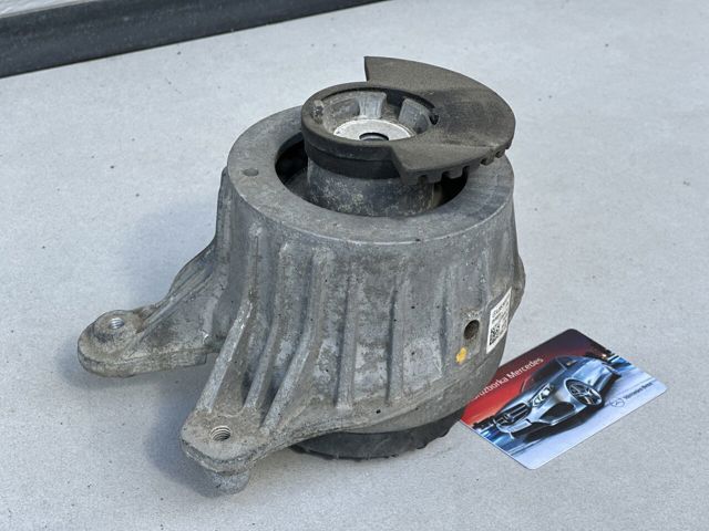 Права подушка мотора A2052406717 MERCEDES