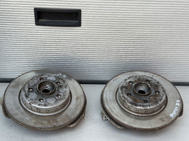 Цапфа поворотного кулака A2053500241 MERCEDES