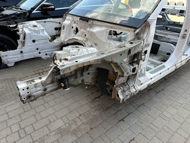 Чверть передня ліва A2056208700 MERCEDES