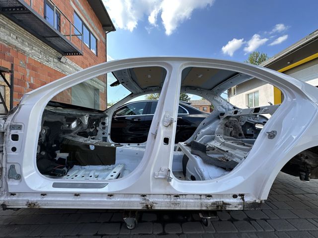 Стійка центральна, ліва A2056303702 MERCEDES