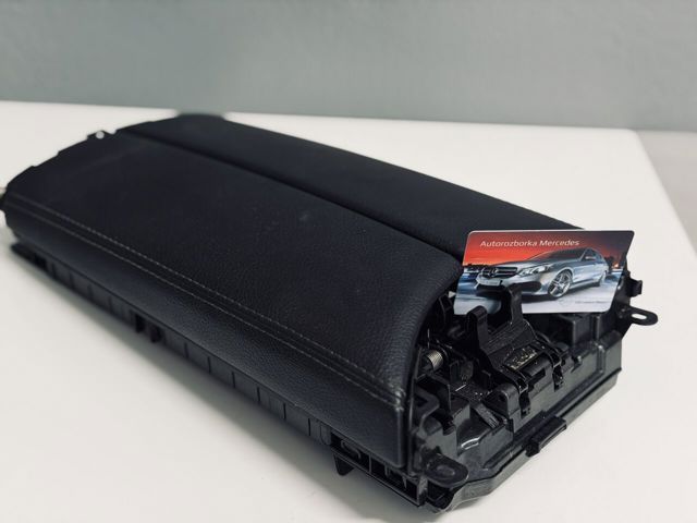 Кришка підлокітника A2056800796 MERCEDES