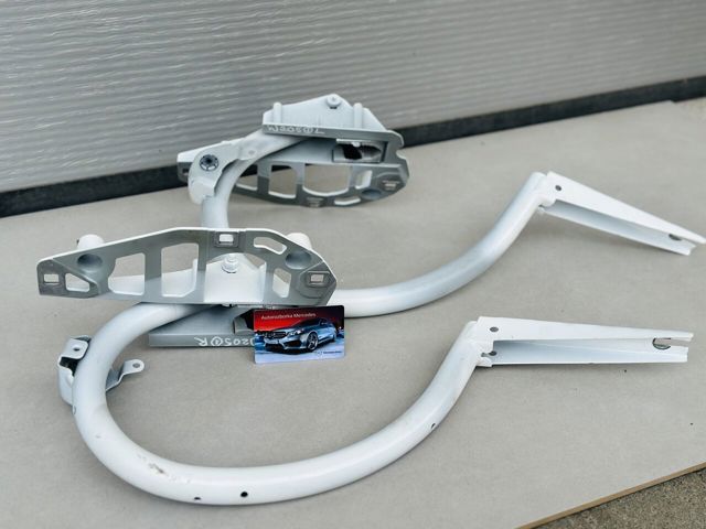 Деталі багажника (петлі і упор кришки) A2057500428 MERCEDES