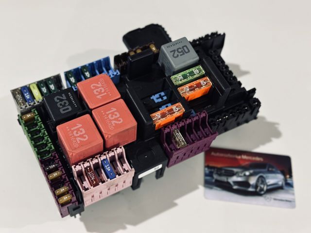 Монтажний блок A2059068501 MERCEDES