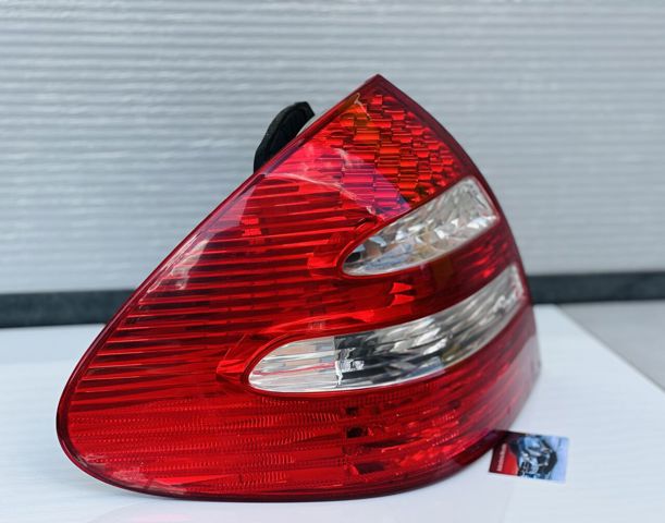 Ліхтар задній лівий A2118200564 MERCEDES