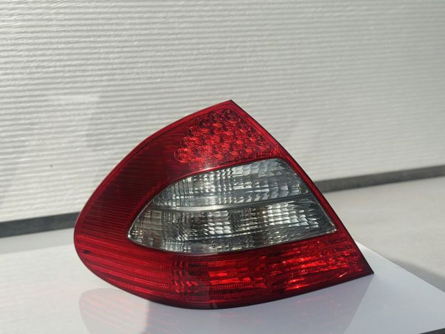 Ліхтар задній лівий A2118202564 MERCEDES