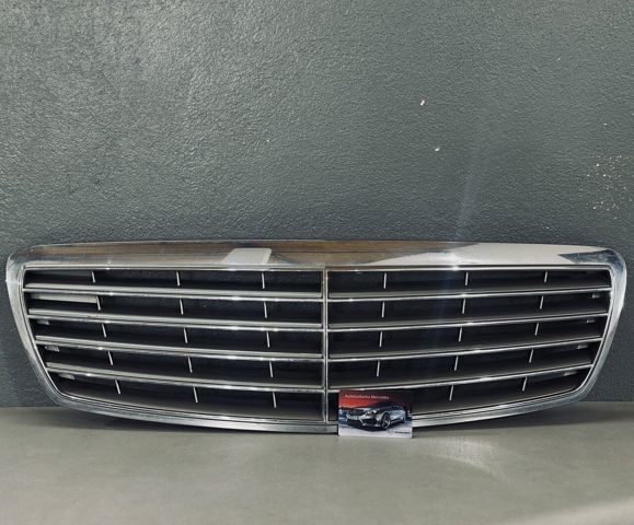 Облицювання радіатора A2118800383 MERCEDES