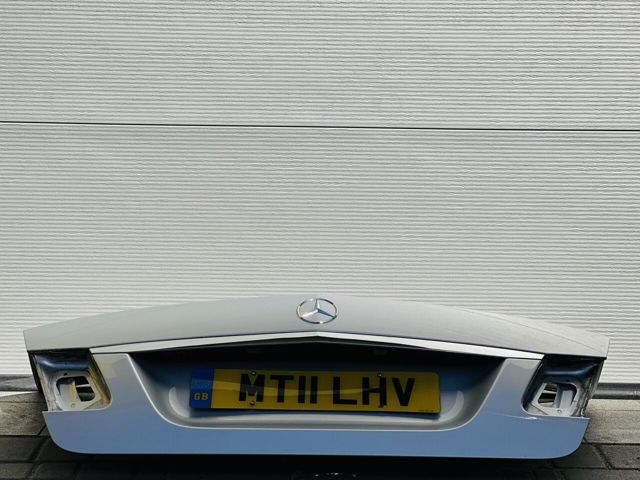 Кришка багажника кузова A2127500275 MERCEDES