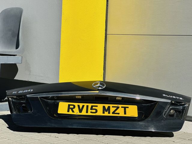 Кришка багажника кузова A2127500975 MERCEDES