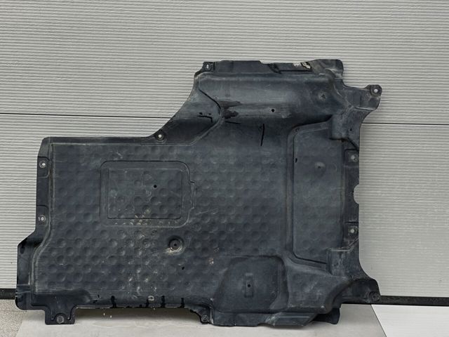 Захист двигуна задній A2135201600 MERCEDES