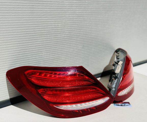 Задня ліва фара A2139067900 MERCEDES
