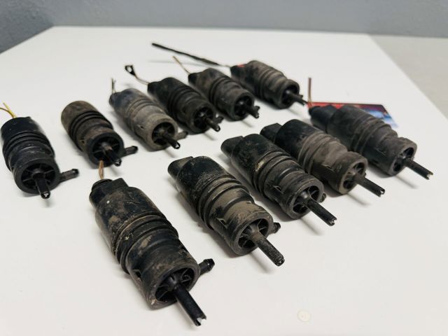 Насос омивача скла переднього A2218690121 MERCEDES