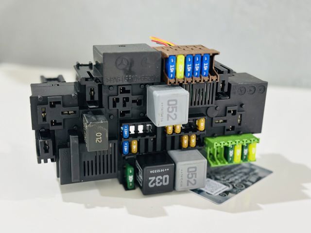 Корпус запобіжників A2229063701 MERCEDES