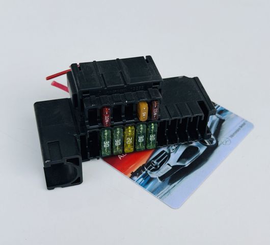 Коробка запобіжників A9015400350 MERCEDES