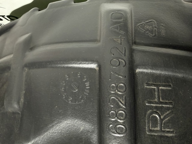 Підкрилок заднього крила, правий 68287924AD CHRYSLER
