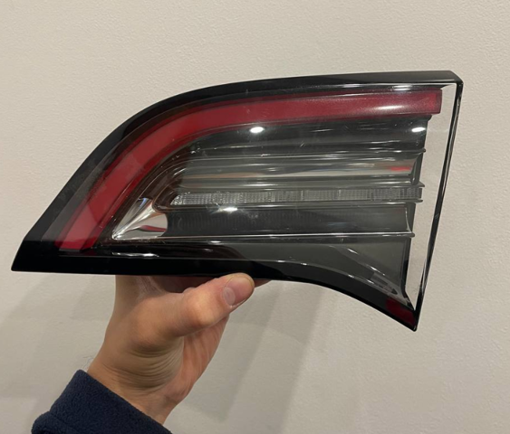 Фара задня права внутрішня 150208900B TESLA