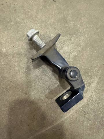 Петля заднтої двері, правої 41527284546 BMW