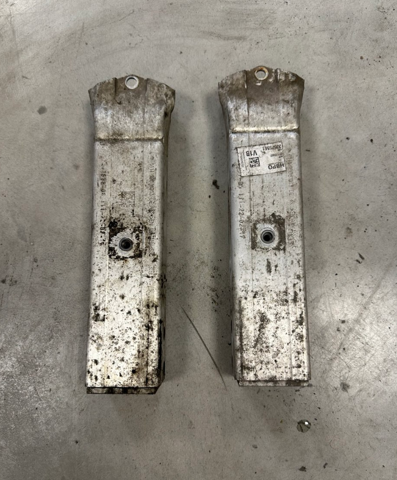 Кронштейн підсилювача переднього бампера 51117301587 BMW