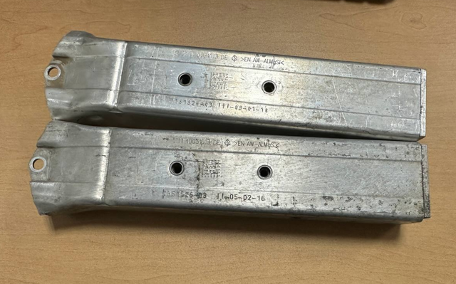 Кронштейн підсилювача переднього бампера 51117351526 BMW