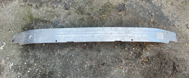 Буфер бампера переднього 51117389585 BMW