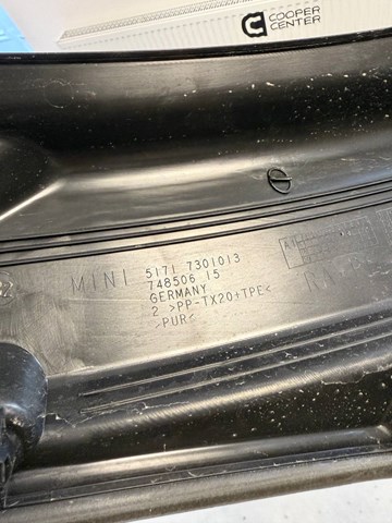 Водостік лобового скла, жабо 51717301013 BMW