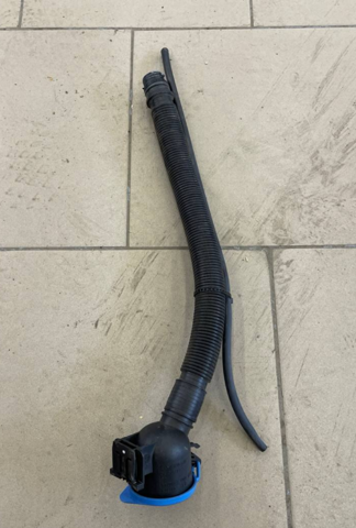 Горловина бачка омивача 61667380744 BMW