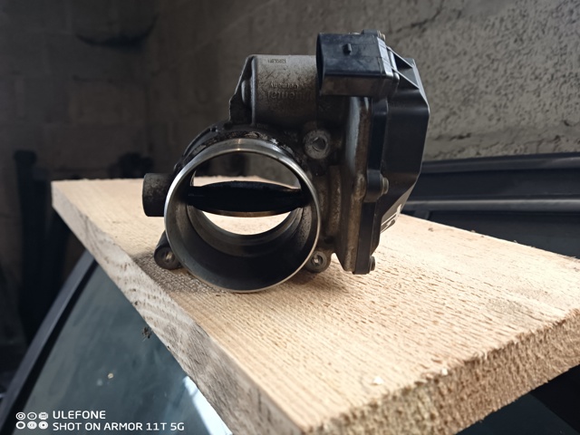 Заслінка повітряна 03L128063S VAG
