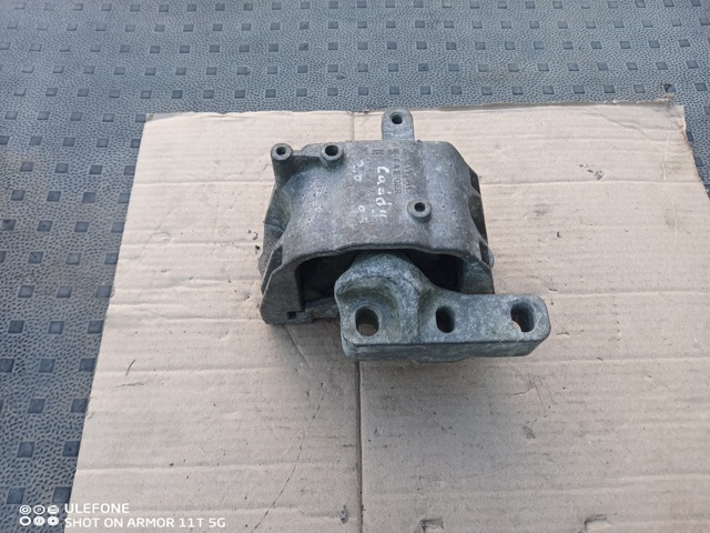 Права подушка мотора 1K0199262 VAG