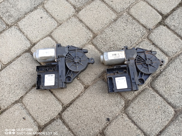 Мотор склопідйомника дверей передніх, правих 1K0959792C VAG