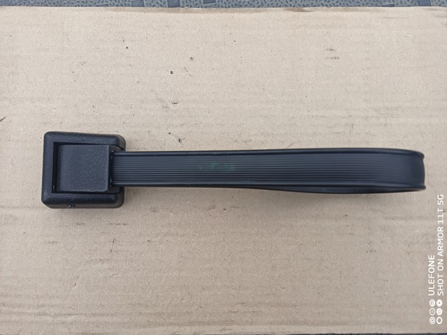 Ручка закриття кришки багажника внутрішня 7D0829621 VAG