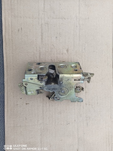Замок водійських дверей 9017200335 MERCEDES