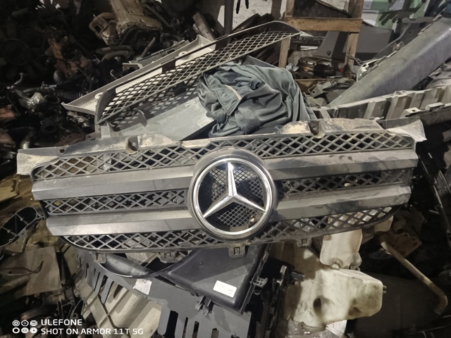 Решітка A9068800385 MERCEDES